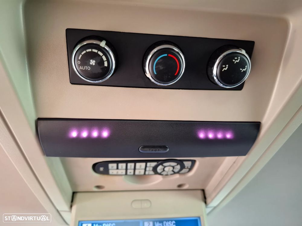 Lancia Voyager 2.8 CRD Gold - 44