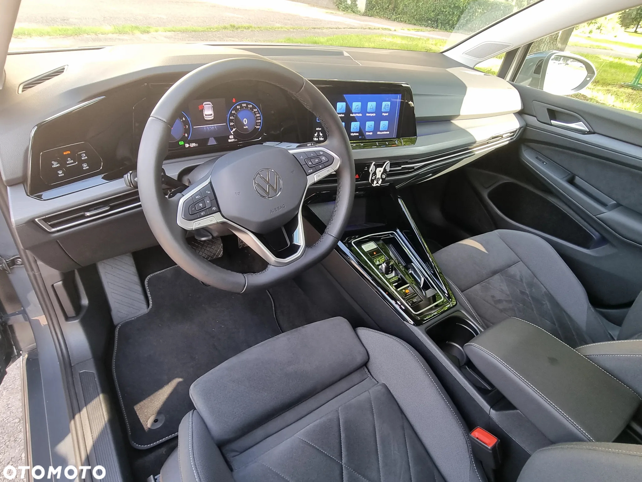 Volkswagen Golf - 8