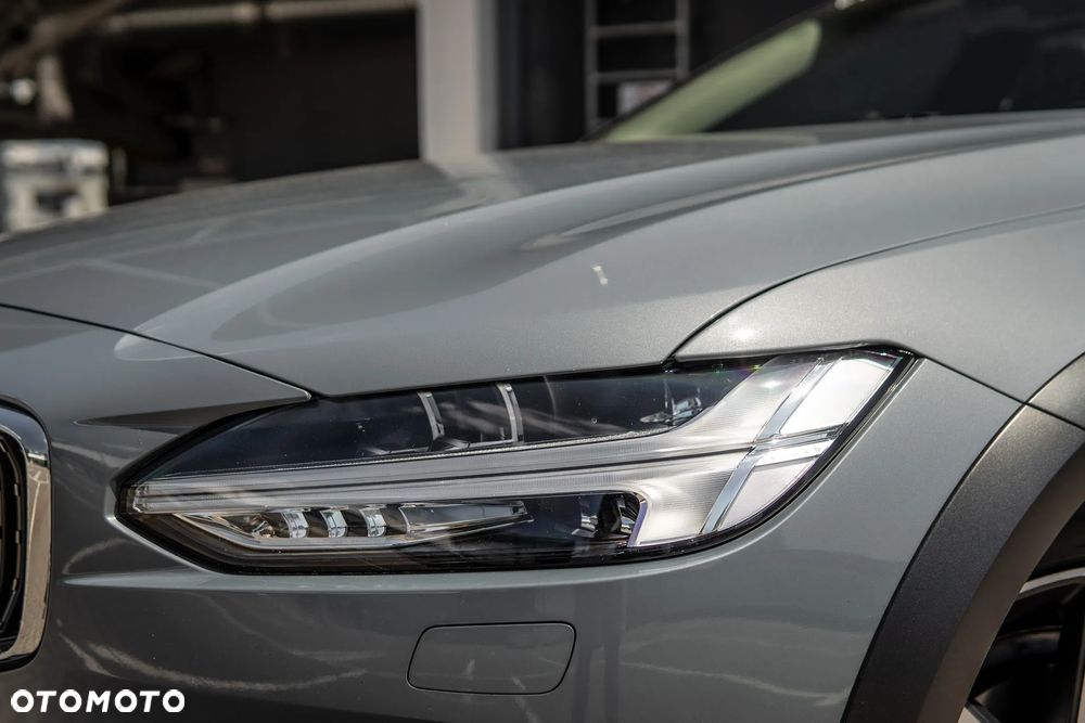 Volvo V90 Cross Country B5 D AWD Ultimate - 6