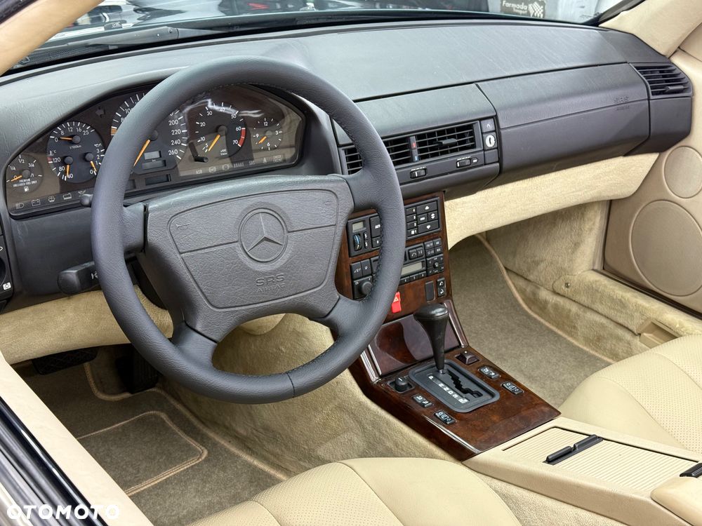 Mercedes-Benz SL - 11