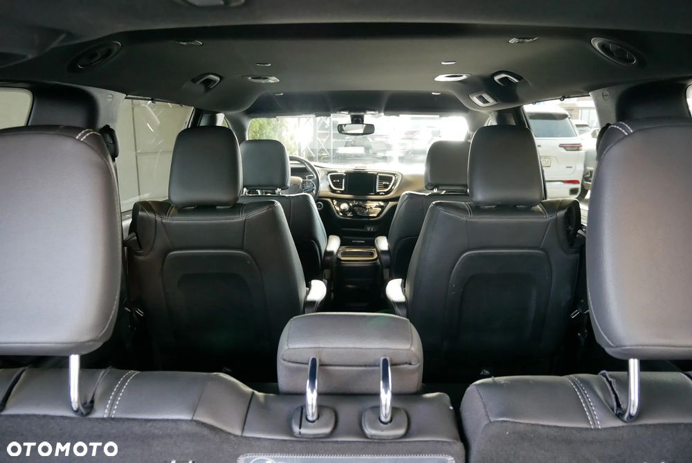 Chrysler Pacifica - 29