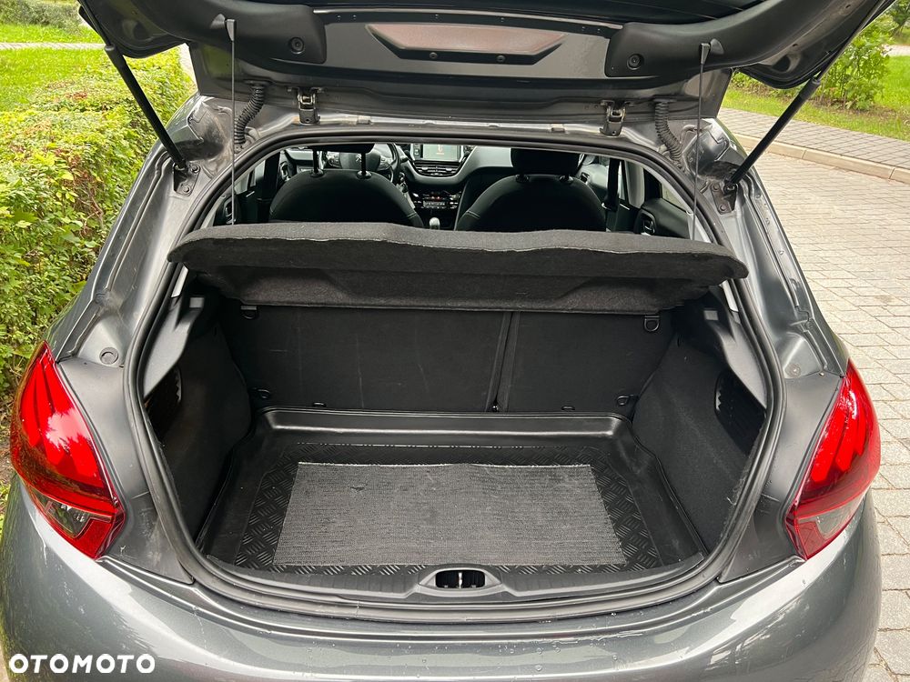 Peugeot 208 1.6 BlueHDi Allure S&S - 15