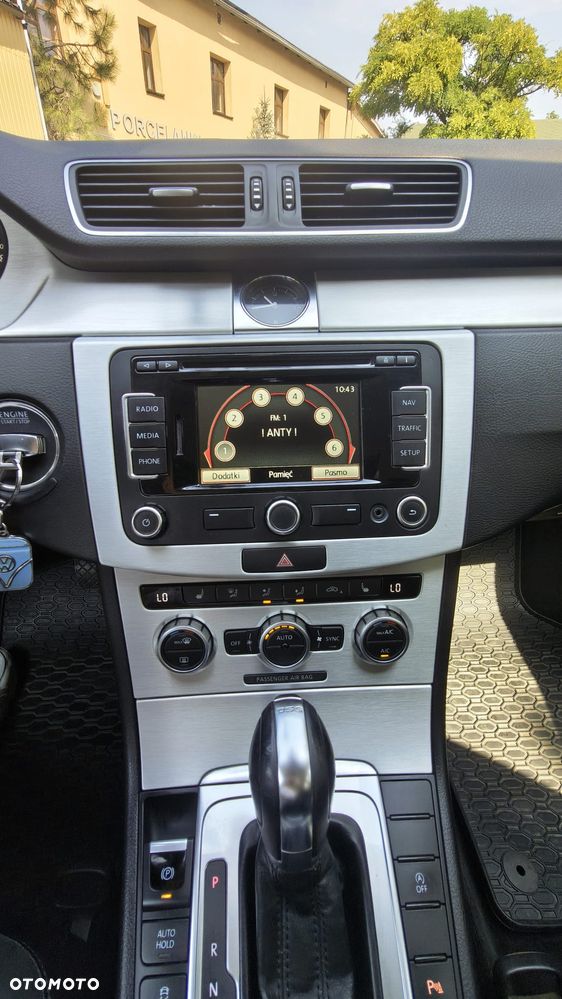 Volkswagen Passat 2.0 TDI Highline R-Style DSG - 9