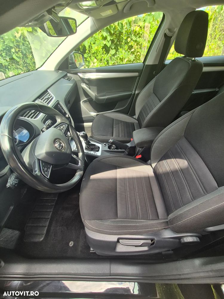 Skoda Octavia 1.6 TDI DSG Ambition - 17