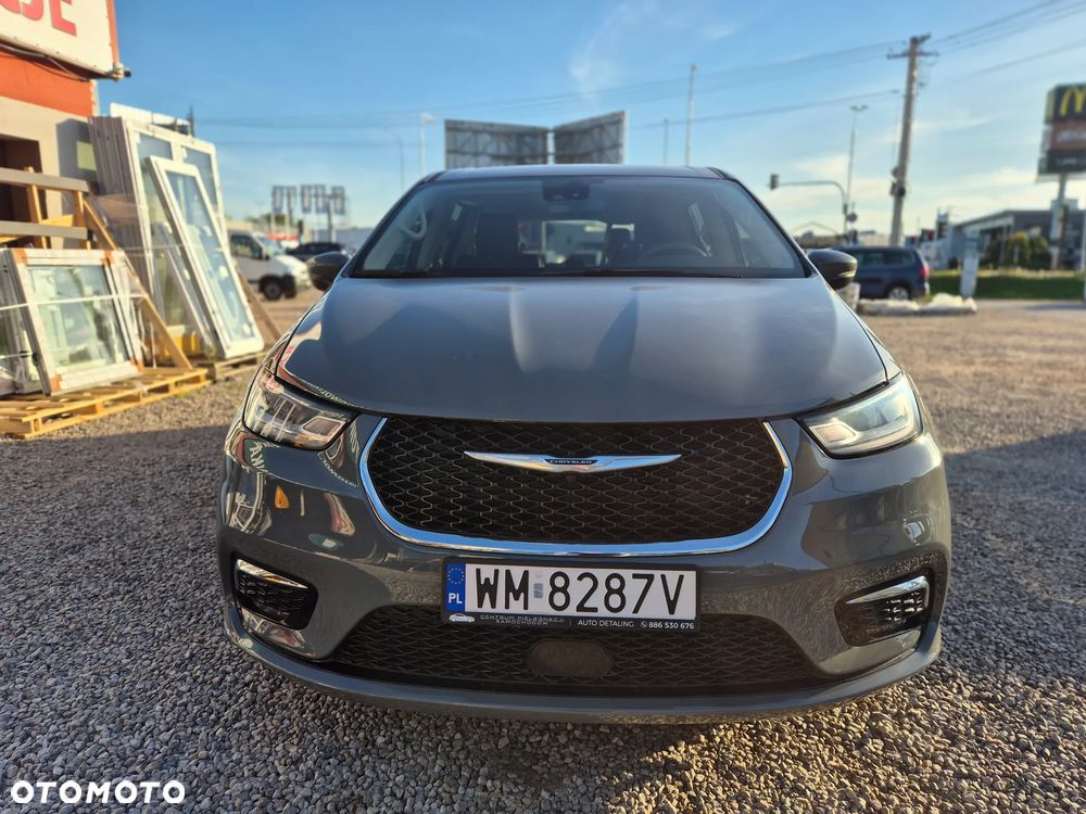 Chrysler Pacifica - 4