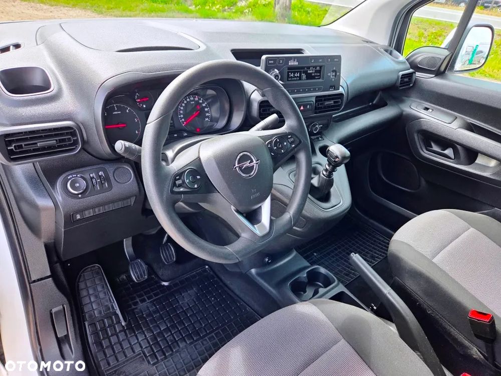Opel COMBO - 26