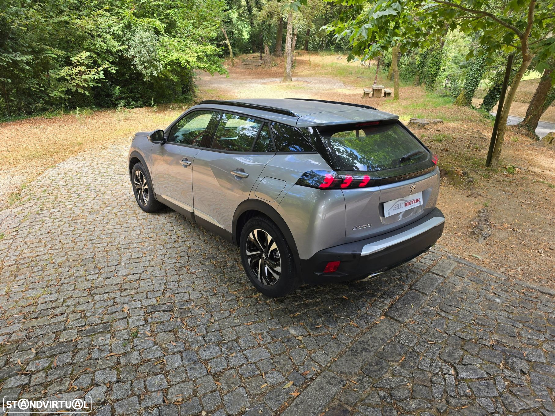 Peugeot 2008 1.2 PureTech Allure - 6