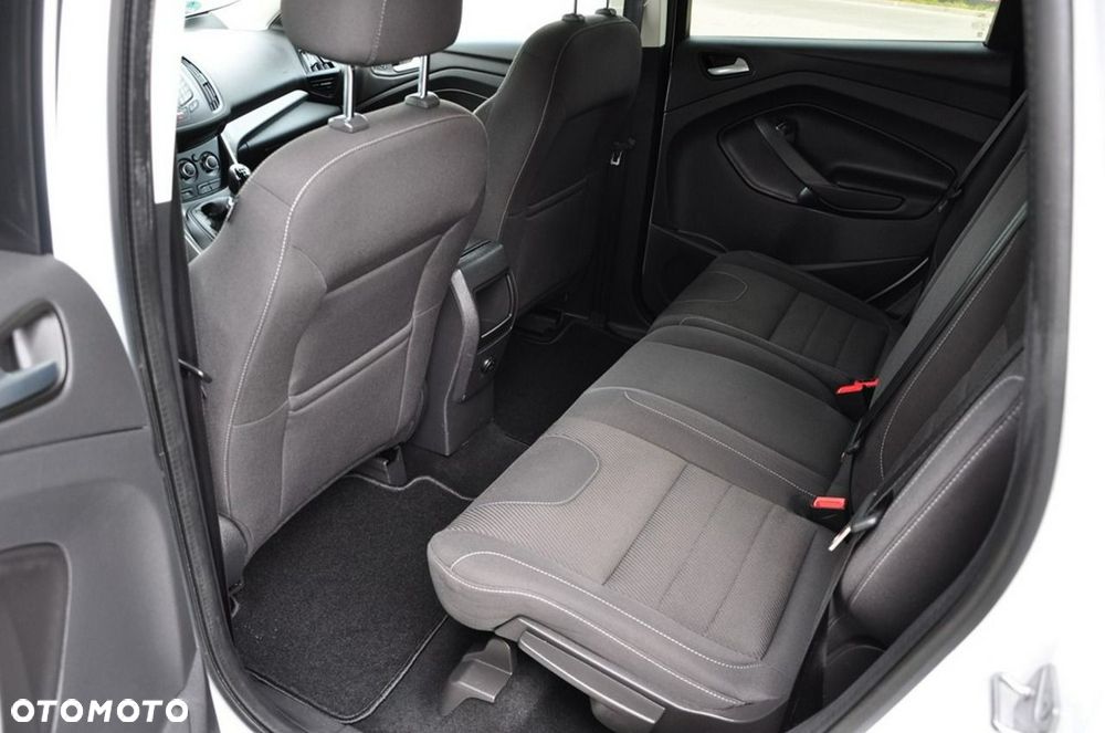 Ford Kuga - 27