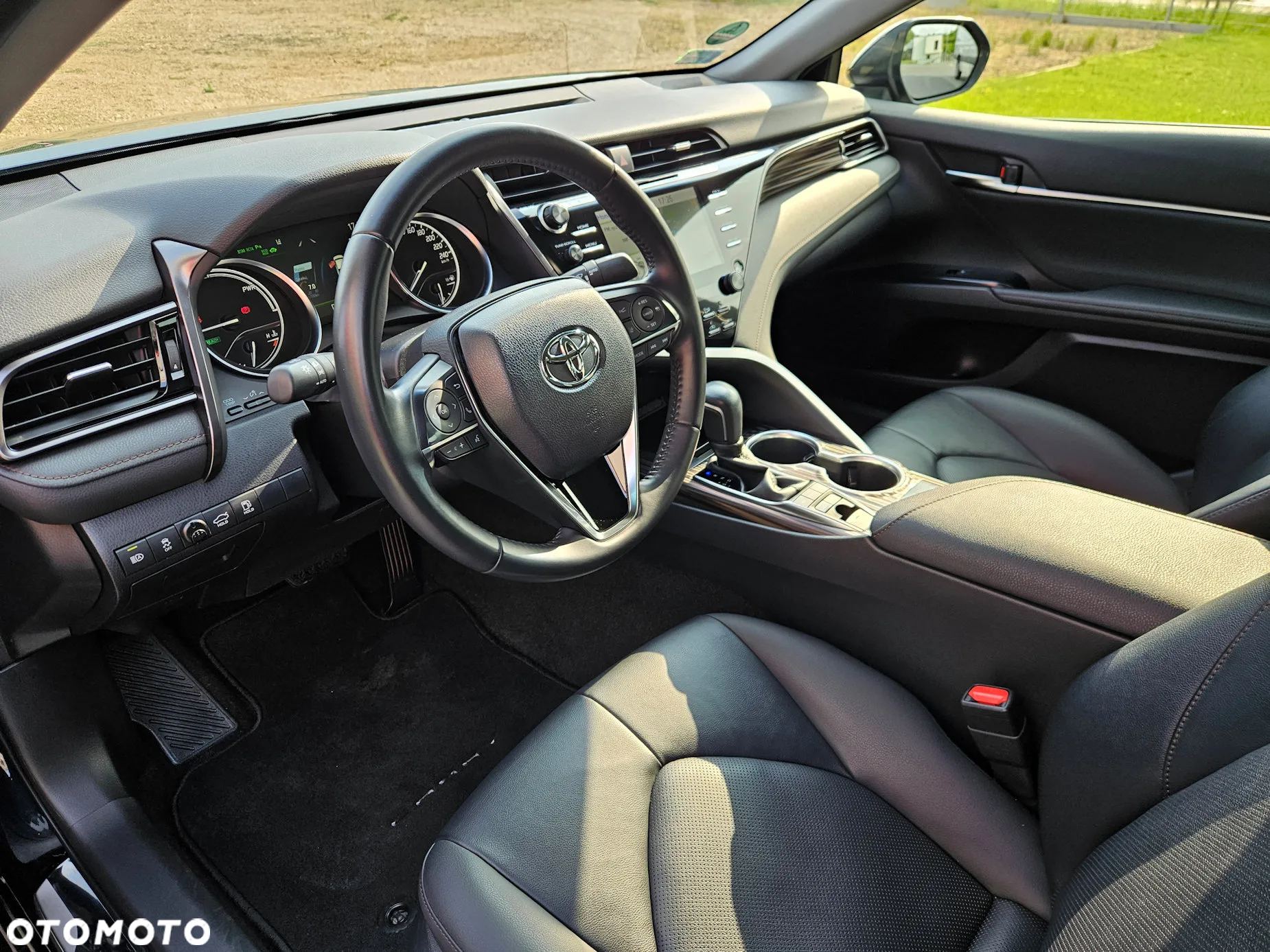Toyota Camry 2.5 Hybrid Executive CVT - 8