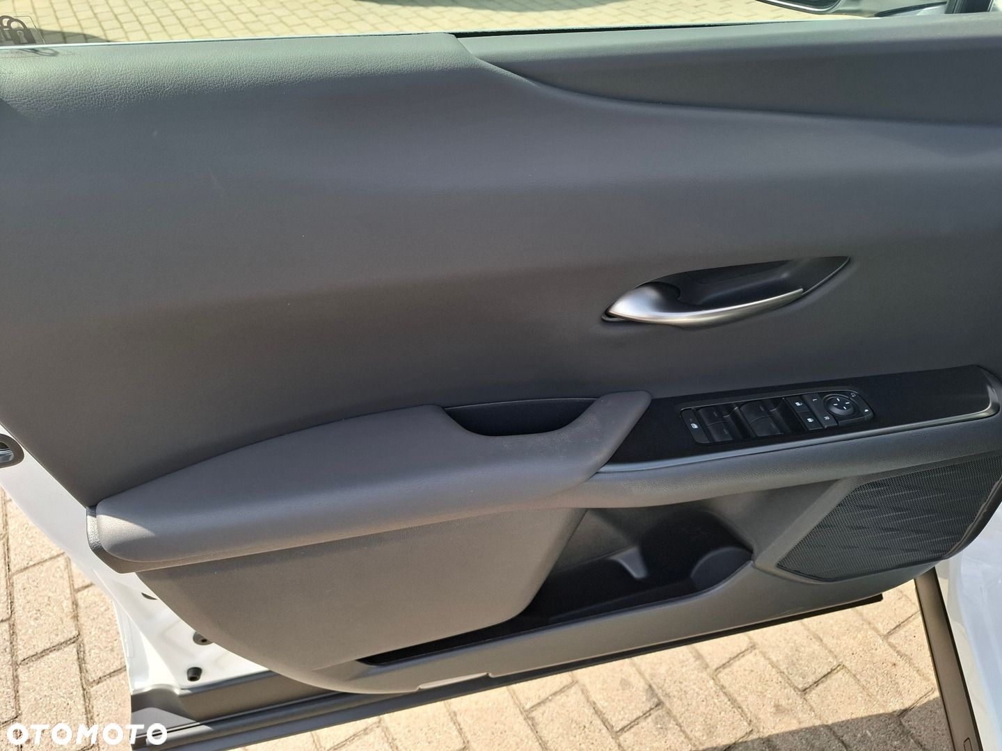 Lexus UX - 13