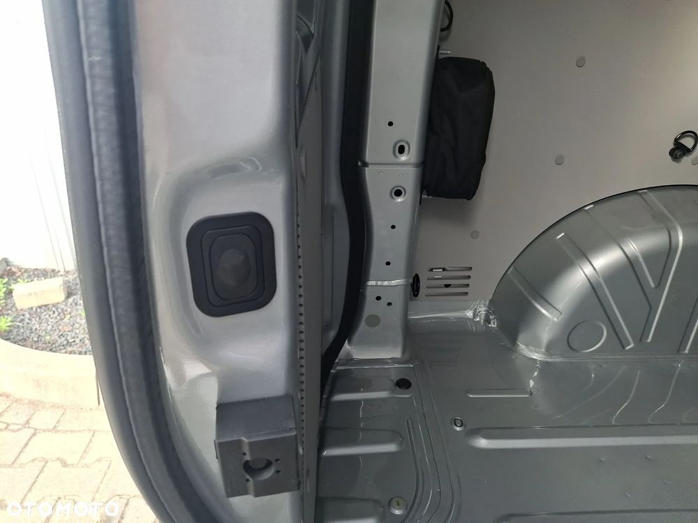 Volkswagen Transporter - 24