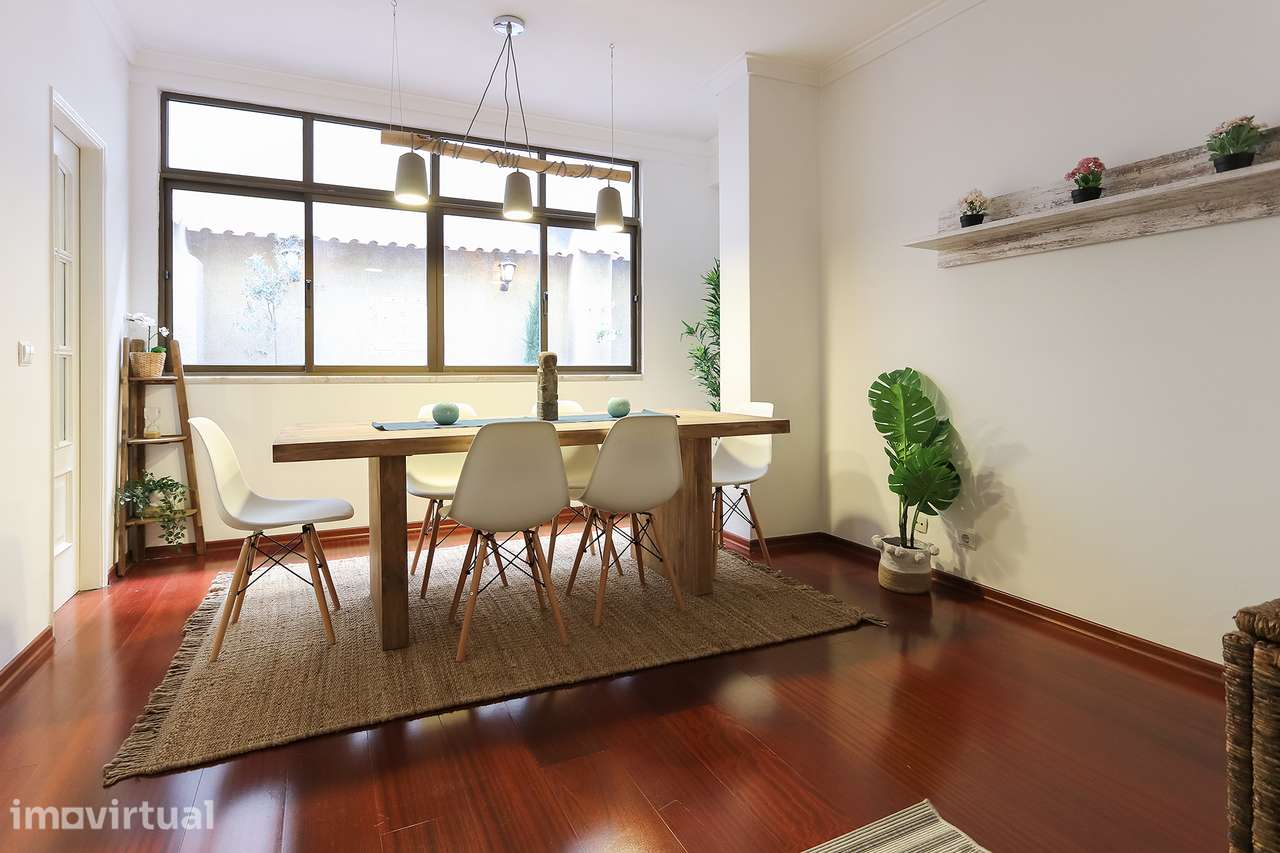 Furnished 2-Bed in Graça with Private Terrace & Garage —Central Lisbon - Grande imagem: 3/16