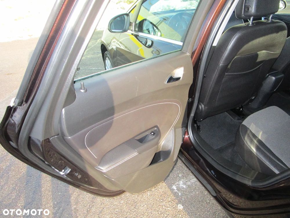 Opel Astra 1.4 T Cosmo - 24