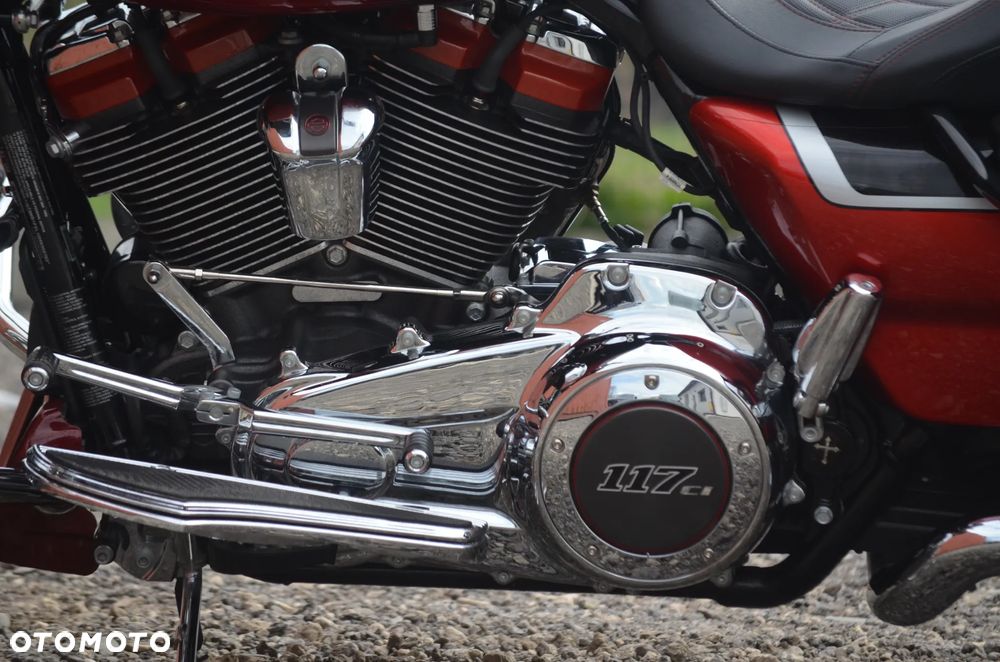 Harley-Davidson Touring Street Glide - 17