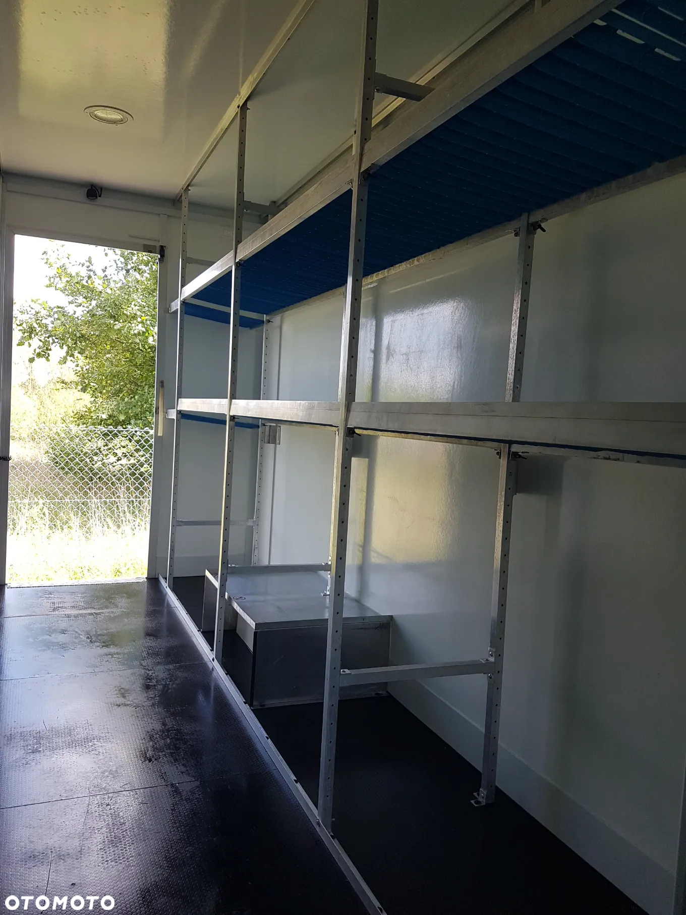 Iveco DAILY KONTENER NISKOPODŁOGOWY 4,31x2,24x2,43 FOODTRUCK SKLEP KAMPER KLIMA BAR KONIOWÓZ - 20