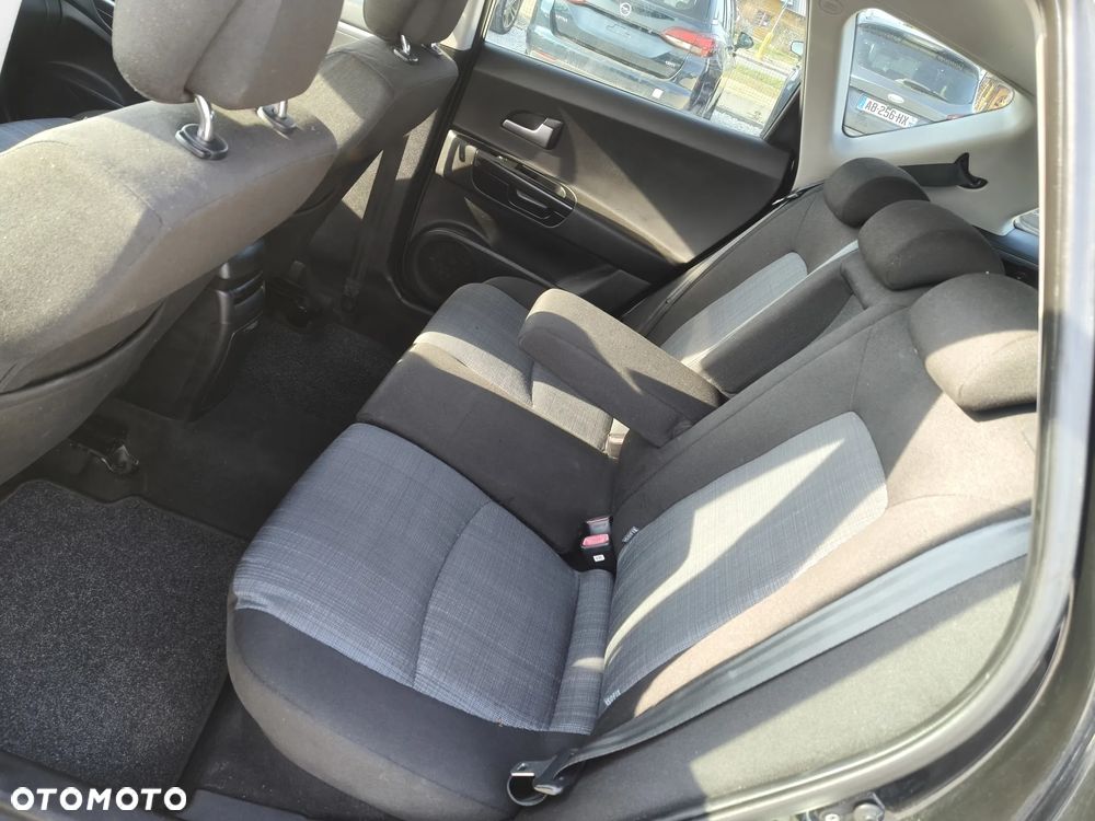 Kia Ceed 1.6 CRDi 90 ISG Spirit - 27