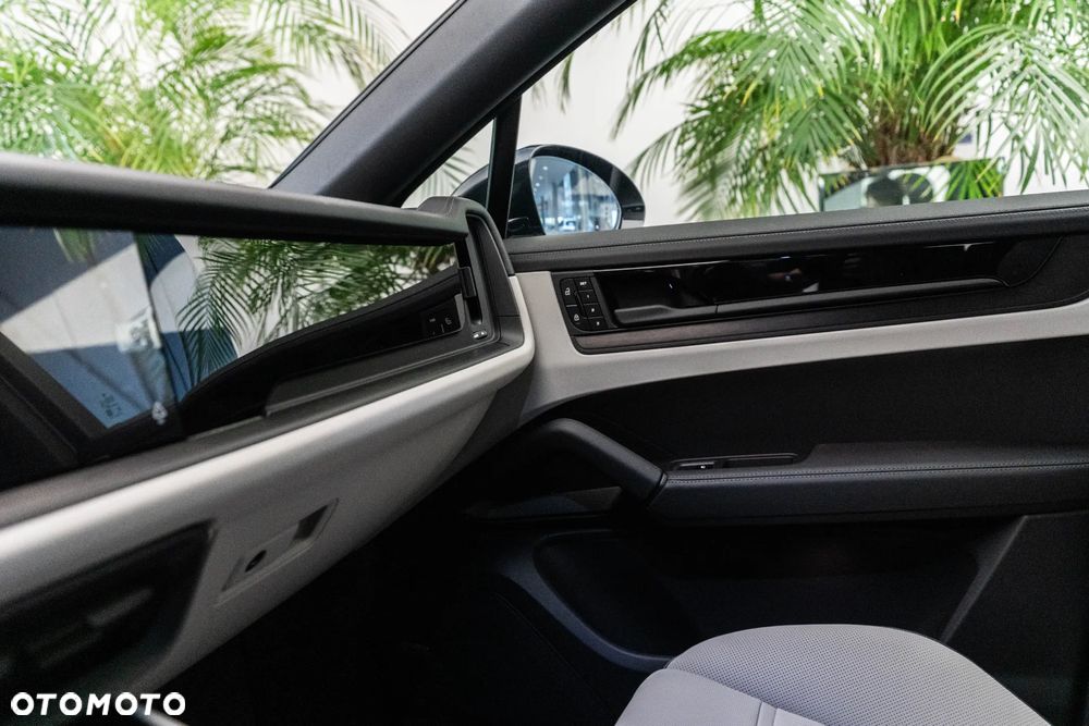 Porsche Cayenne Black Edition - 17