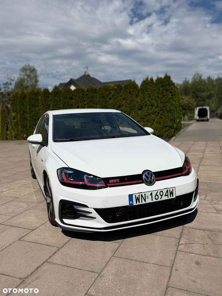 Volkswagen Golf - 2