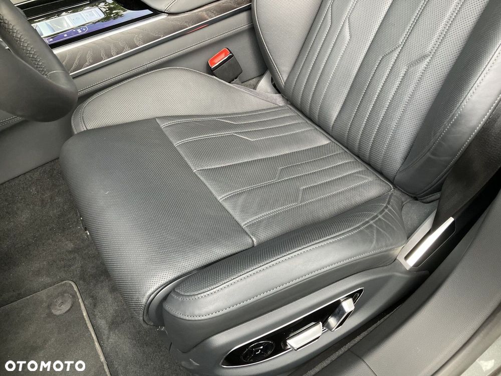 Audi A8 - 13