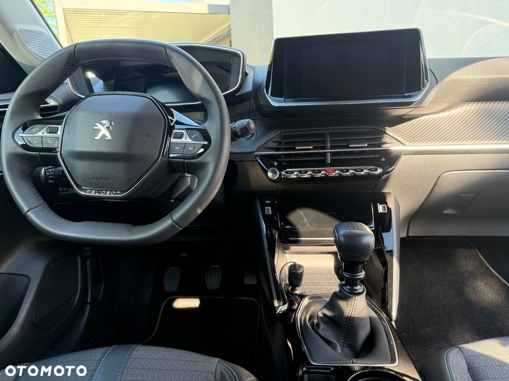 Peugeot 208 1.2 T Allure S&S - 9