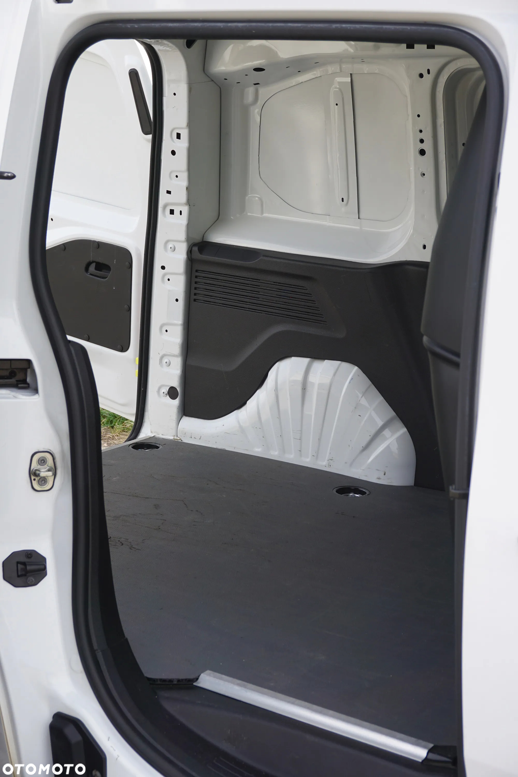 Toyota Proace City 1.5 D-4D Long 2,3t Active (bryg.) - 26