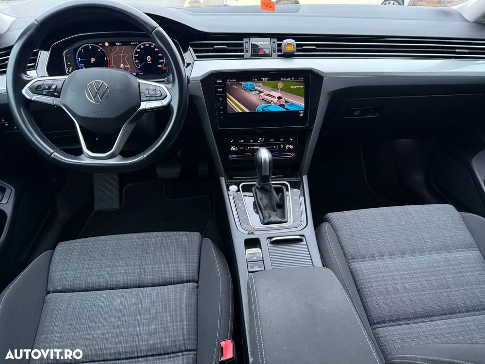 Volkswagen Passat Variant 2.0 TDI SCR DSG Elegance - 16