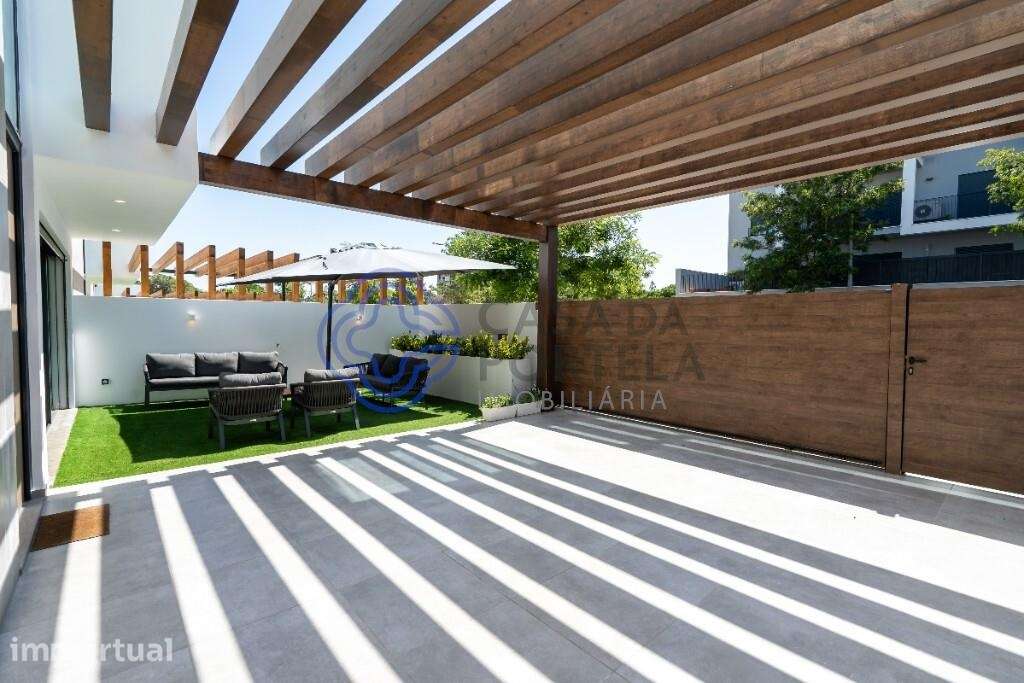 Moradia T3 com piscina, cinema privado e rooftop com jacuzzi nas Gambe - Grande imagem: 4/59