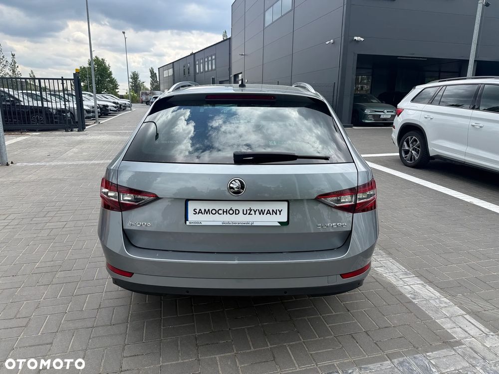 Skoda Superb 2.0 TDI Style DSG - 8