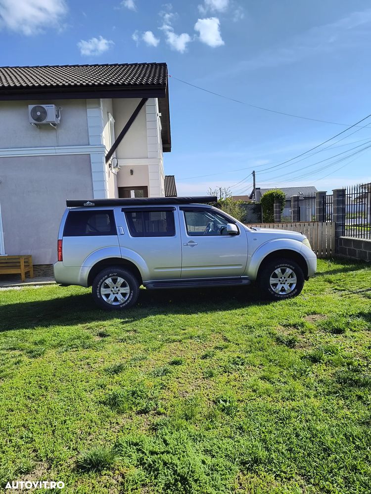 Nissan Pathfinder 2.5 dCi Aut LE - 2