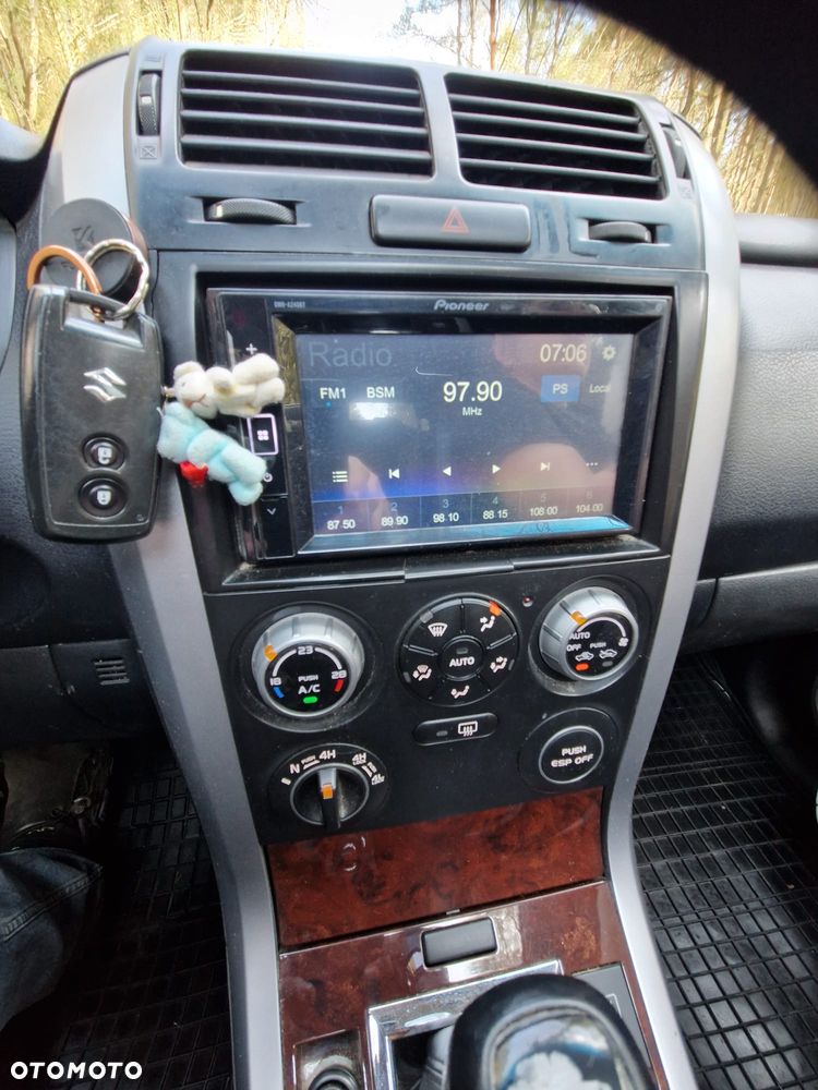 Suzuki Grand Vitara 2.0 Comfort Limited - 11
