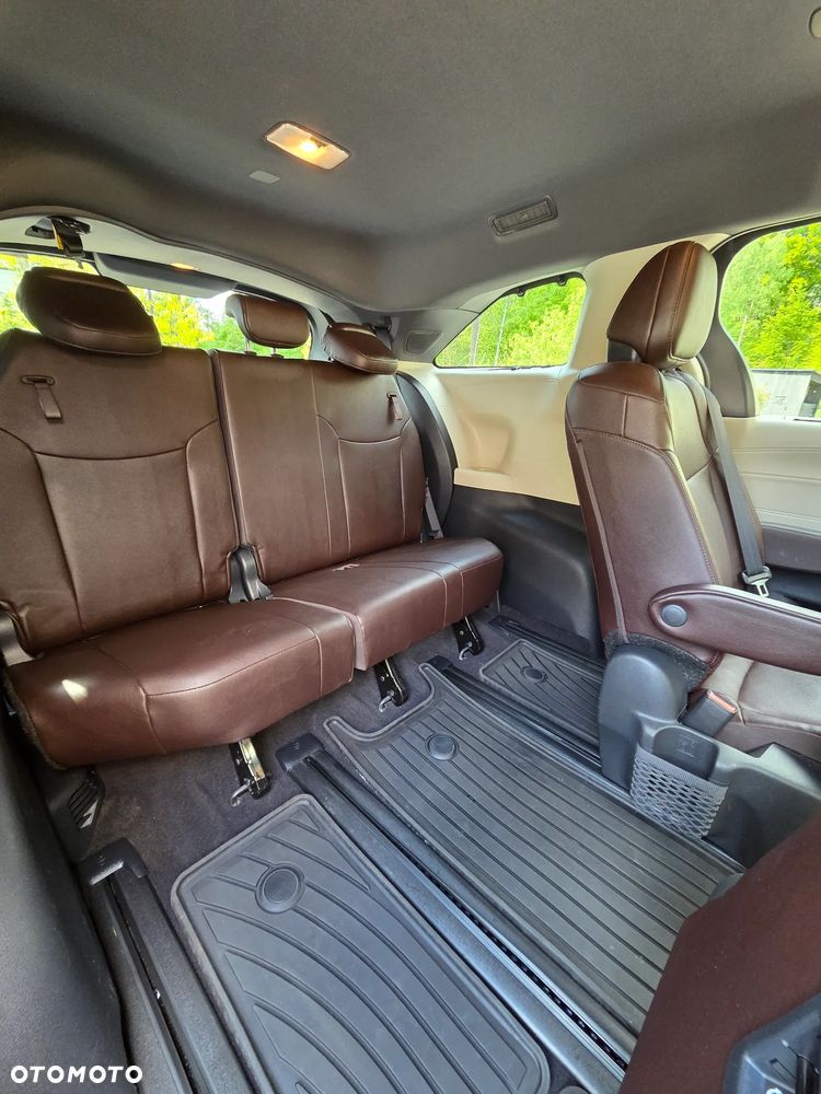 Toyota Sienna 2.7 - 19