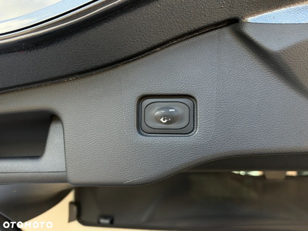 Ford Mondeo 2.0 EcoBlue Titanium - 36