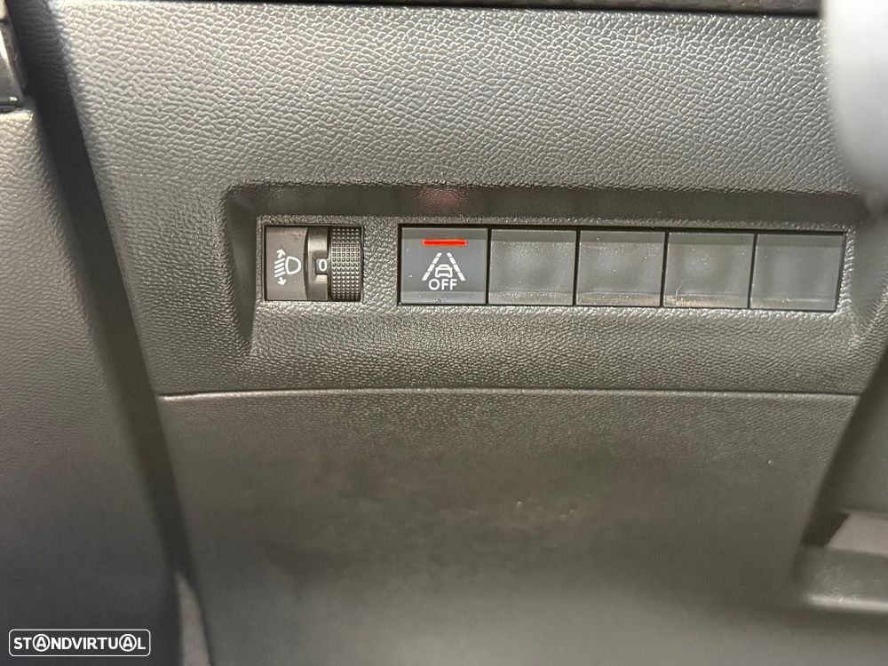 Peugeot 2008 1.5 BlueHDi Allure EAT8 - 19