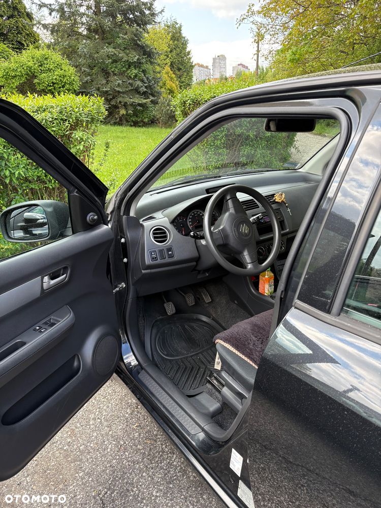 Suzuki Swift - 9