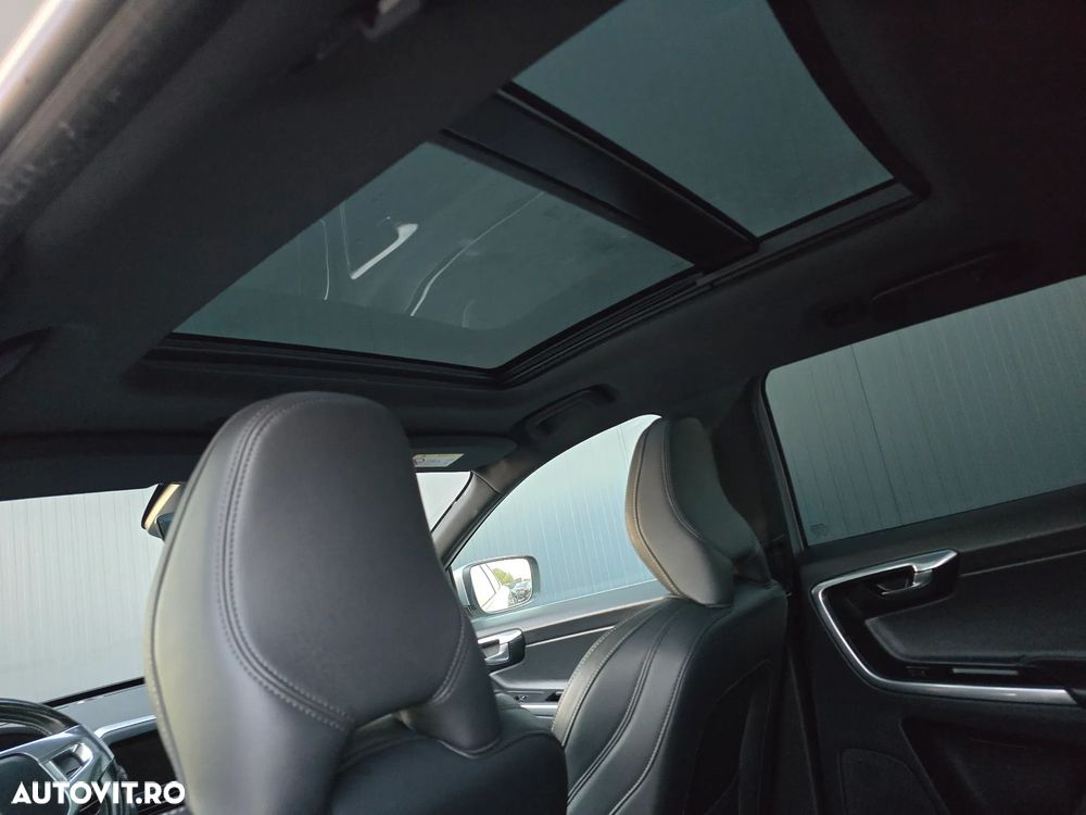 Volvo XC 60 D4 R-Design - 10
