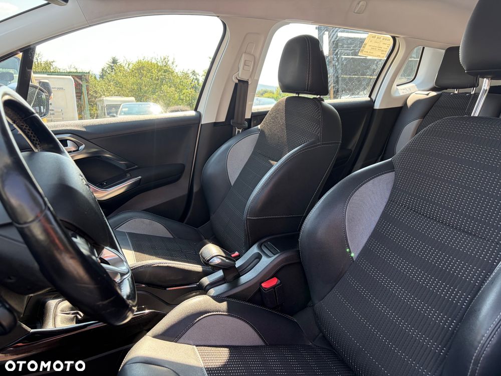 Peugeot 2008 PureTech 110 Stop&Start Style - 23