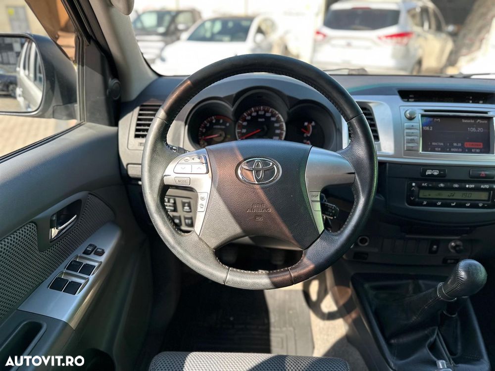 Toyota Hilux - 25