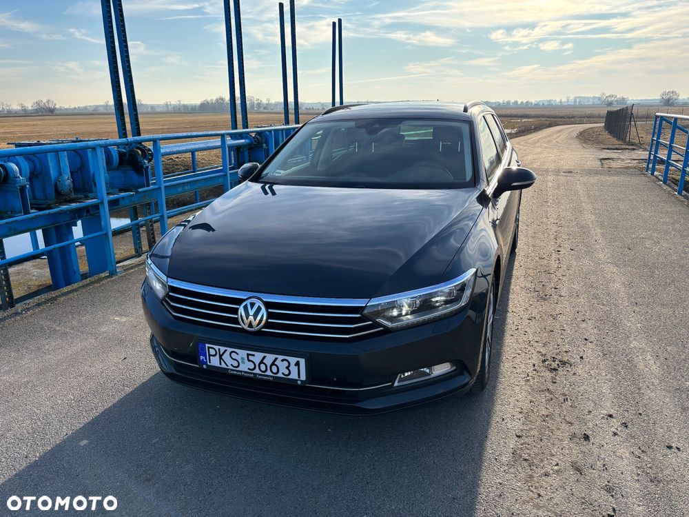 Volkswagen Passat - 4