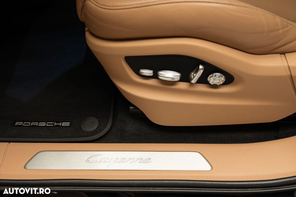 Porsche Cayenne - 15