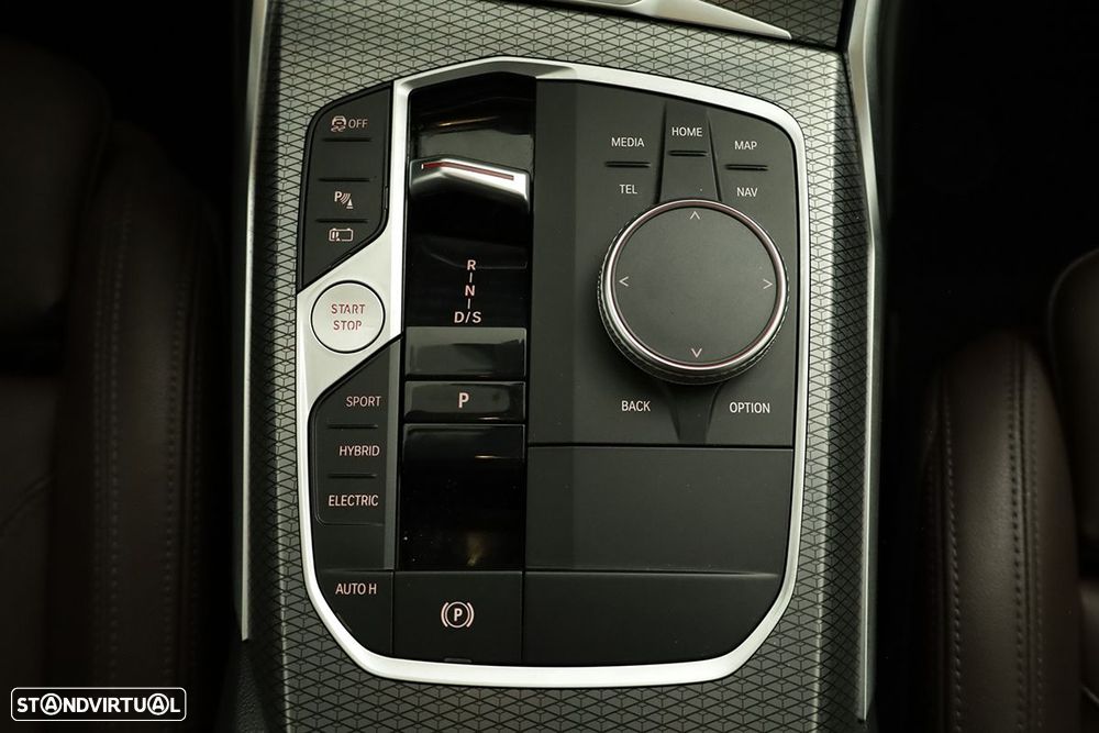 BMW 330 e Touring Pack M Auto - 14