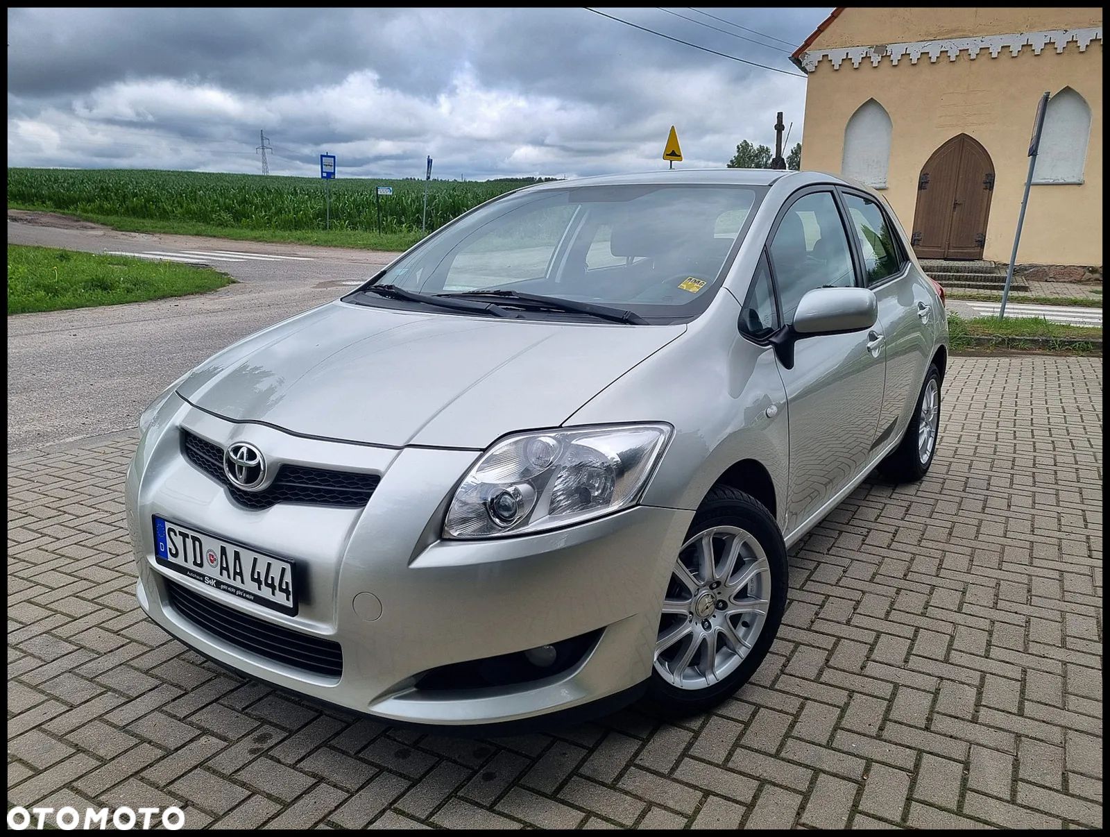 Toyota Auris 1.4 VVT-i Sol - 1
