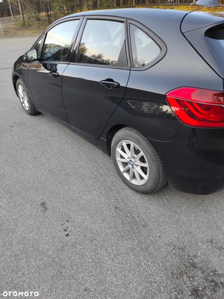 BMW Seria 2 218d - 8
