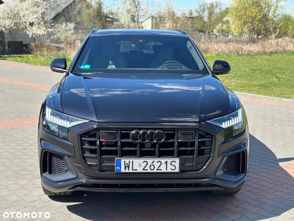 Audi SQ8 - 8