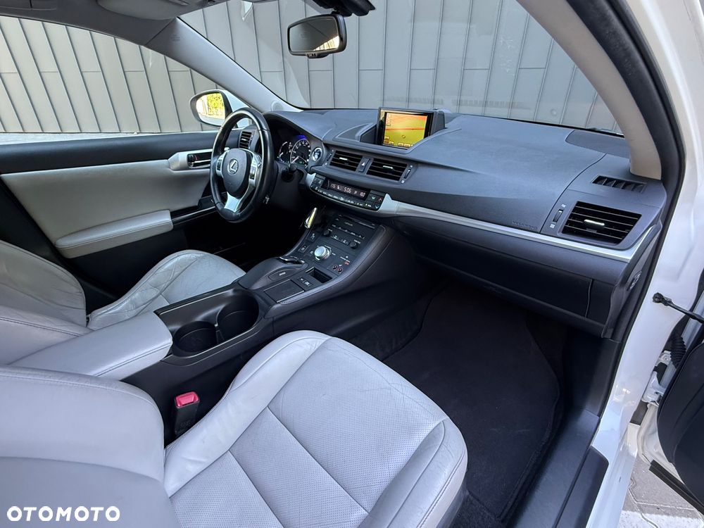 Lexus CT 200h Prestige - 30