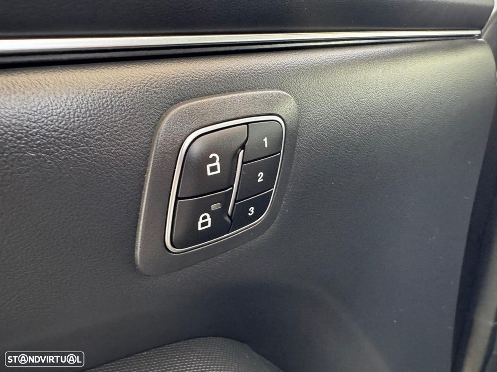 Ford Mustang Mach-E Standard - 13