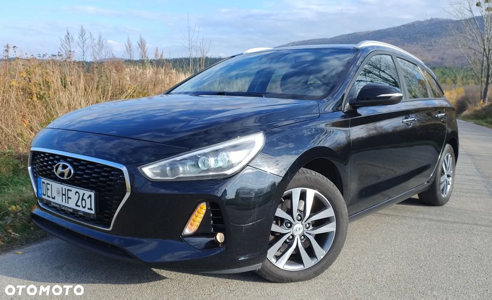 Hyundai i30 1.6 CRDi Classic + DCT - 1