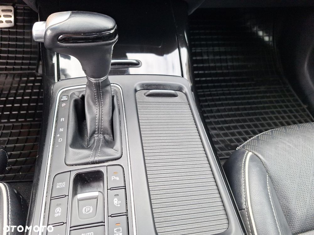 Kia Sorento - 16