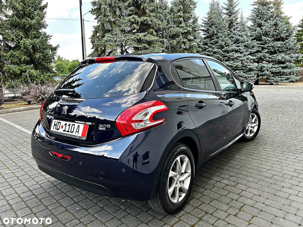Peugeot 208 2014 photo 3