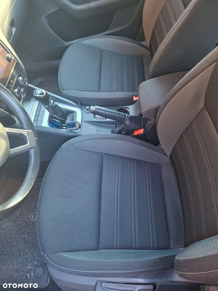 Skoda Octavia 1.6 TDI SCR Ambition - 8