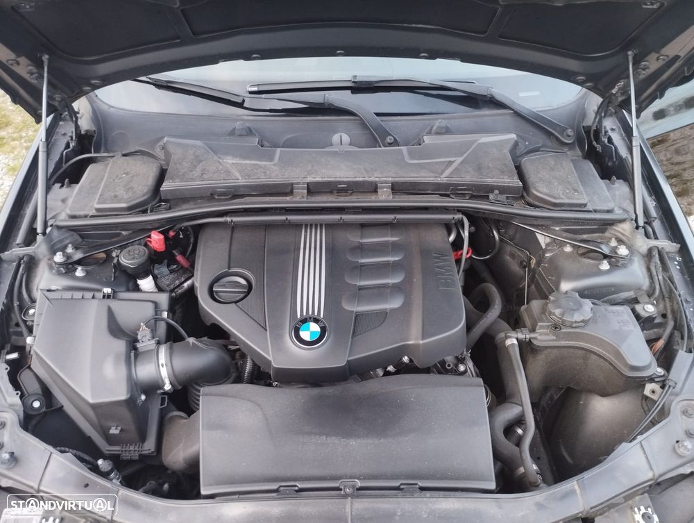 BMW 318 d LifeStyle - 27